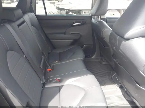 5TDKDRBH2RS566238 2024 TOYOTA HIGHLANDER - Image 8