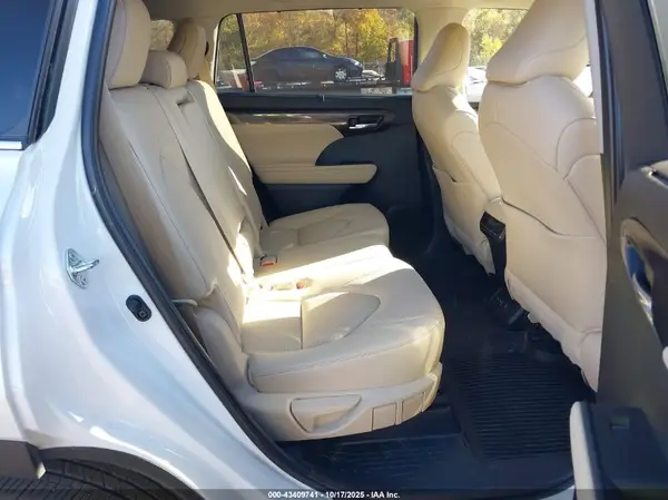 5TDKDRBH2RS566367 2024 TOYOTA HIGHLANDER - Image 8