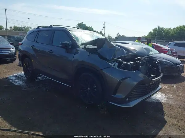 5TDKDRBH2RS568670 2024 TOYOTA HIGHLANDER - Image 1