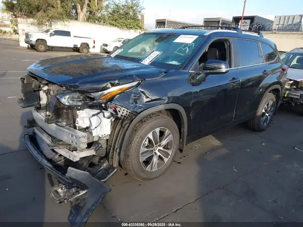 5TDKDRBH2RS569267 2024 TOYOTA HIGHLANDER - Image 2