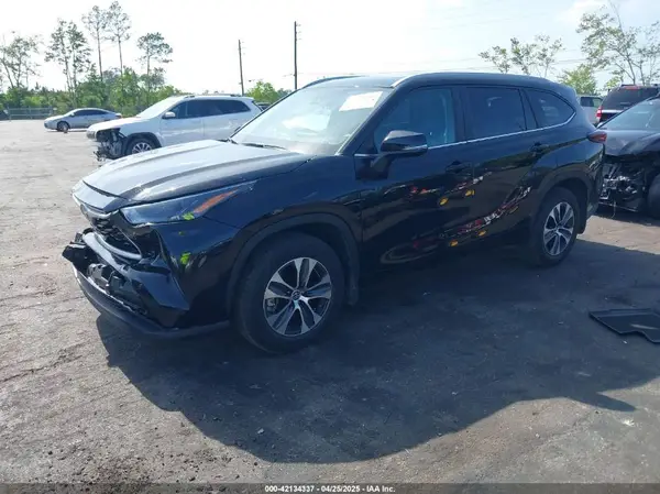 5TDKDRBH2RS570175 2024 TOYOTA HIGHLANDER - Image 2