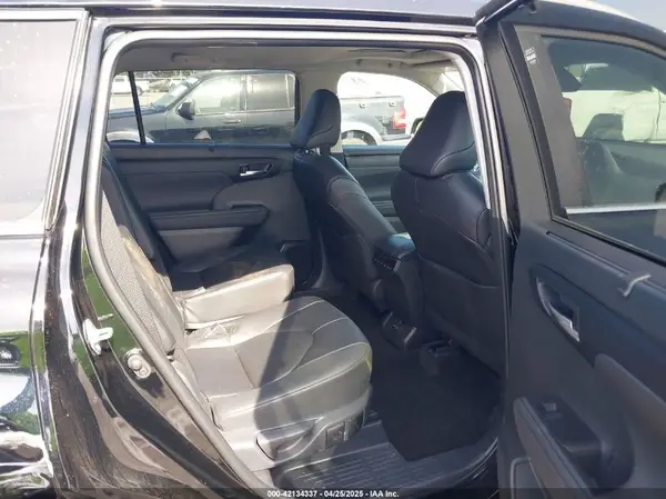 5TDKDRBH2RS570175 2024 TOYOTA HIGHLANDER - Image 8