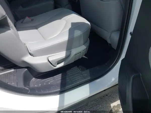 5TDKDRBH2RS573304 2024 TOYOTA HIGHLANDER - Image 8