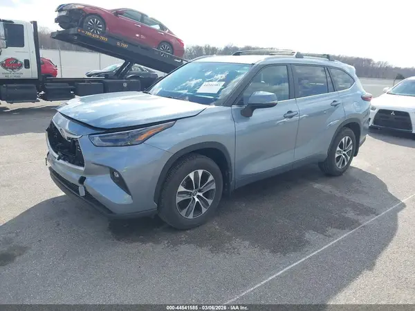 5TDKDRBH2RS573951 2024 TOYOTA HIGHLANDER - Image 2