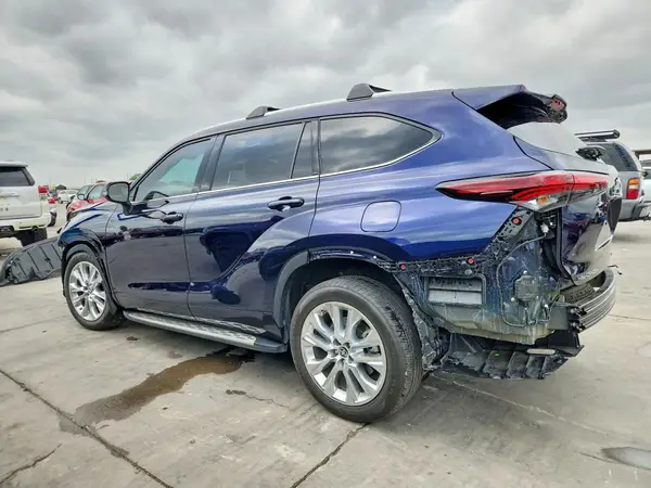 5TDKDRBH2SS582073 2025 TOYOTA HIGHLANDER - Image 2