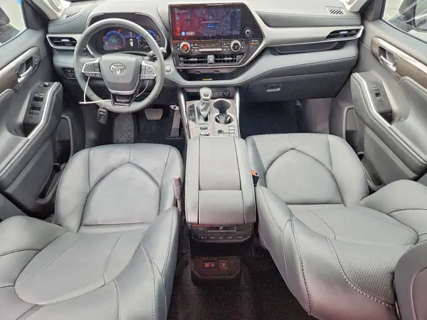 5TDKDRBH2SS582073 2025 TOYOTA HIGHLANDER - Image 8