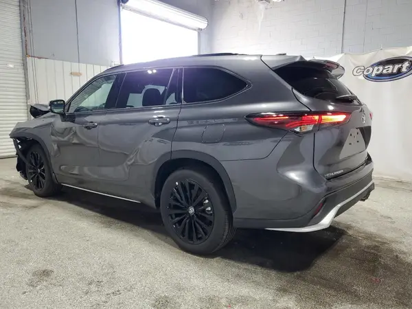 5TDKDRBH2SS583384 2025 TOYOTA HIGHLANDER - Image 2