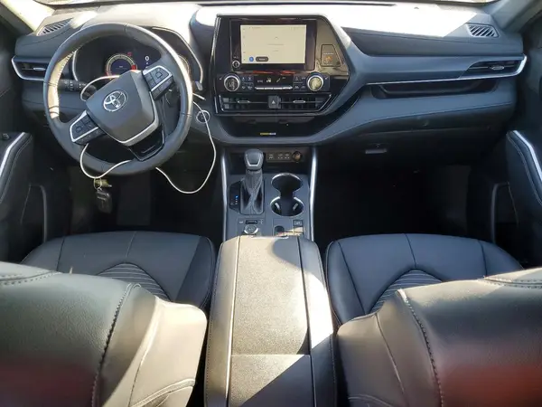 5TDKDRBH2SS583563 2025 TOYOTA HIGHLANDER - Image 8