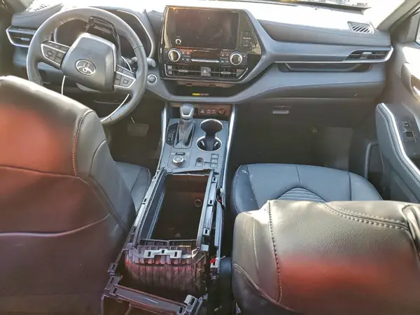 5TDKDRBH2SS585698 2025 TOYOTA HIGHLANDER - Image 8