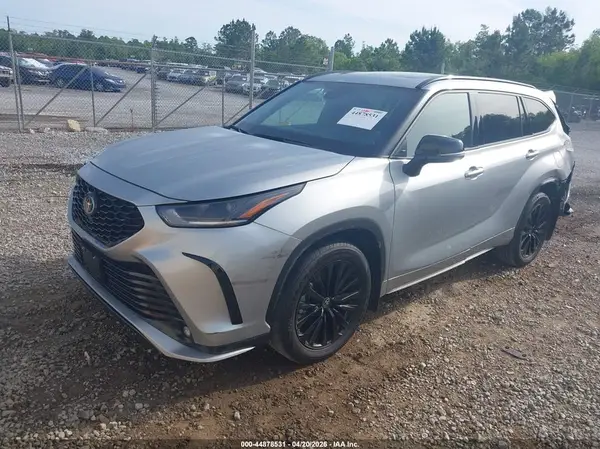 5TDKDRBH2SS588259 2025 TOYOTA HIGHLANDER - Image 2