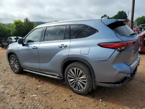 5TDKDRBH3PS000635 2023 TOYOTA HIGHLANDER - Image 2