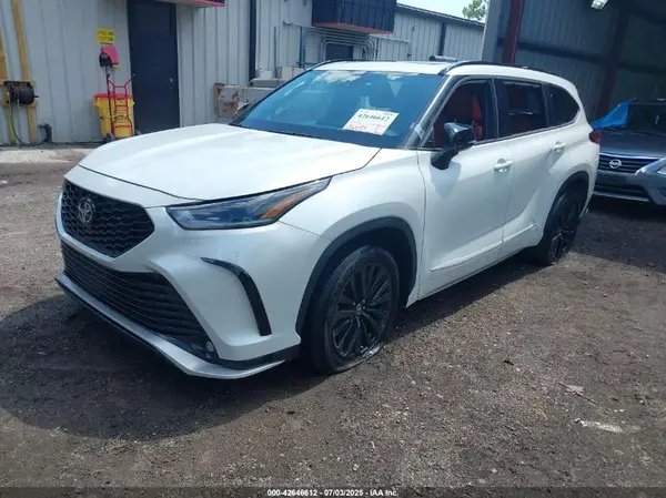 5TDKDRBH3PS001445 2023 TOYOTA HIGHLANDER - Image 2