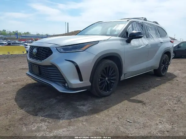 5TDKDRBH3PS001588 2023 TOYOTA HIGHLANDER - Image 2