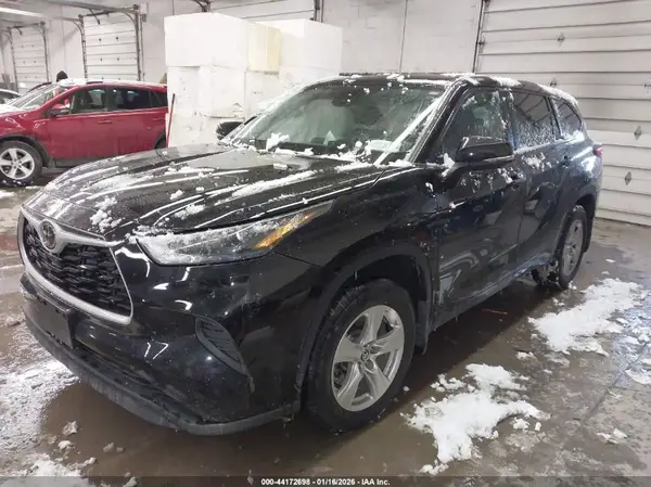 5TDKDRBH3PS002417 2023 TOYOTA HIGHLANDER - Image 2