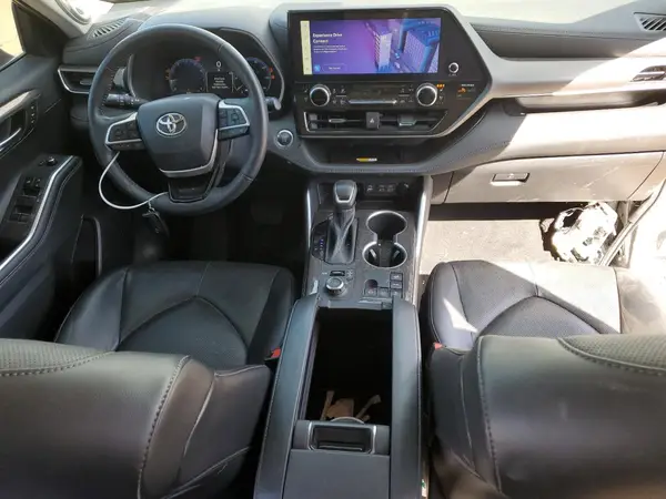 5TDKDRBH3PS006208 2023 TOYOTA HIGHLANDER - Image 8