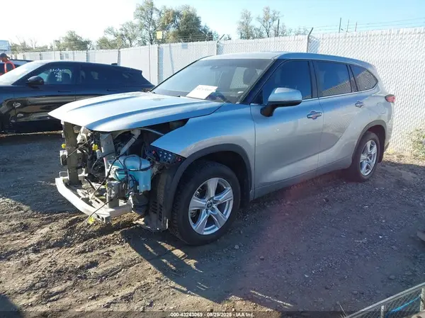 5TDKDRBH3PS012249 2023 TOYOTA HIGHLANDER - Image 2