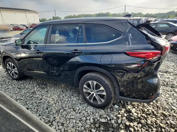 5TDKDRBH3PS015829 2023 TOYOTA HIGHLANDER - Image 2