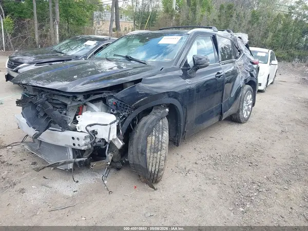 5TDKDRBH3PS020724 2023 TOYOTA HIGHLANDER - Image 2