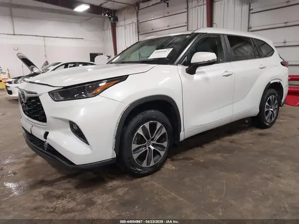 5TDKDRBH3PS022215 2023 TOYOTA HIGHLANDER - Image 2