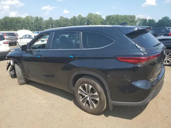 5TDKDRBH3PS025809 2023 TOYOTA HIGHLANDER - Image 2