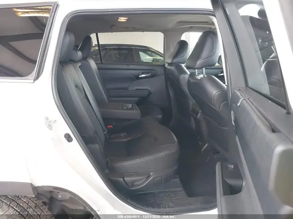 5TDKDRBH3PS026443 2023 TOYOTA HIGHLANDER - Image 8