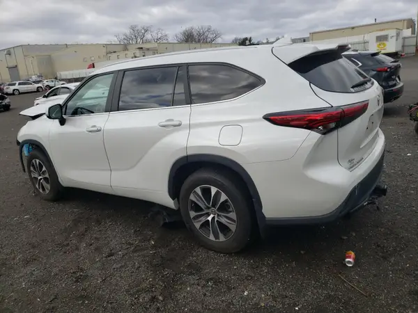 5TDKDRBH3PS029617 2023 TOYOTA HIGHLANDER - Image 2