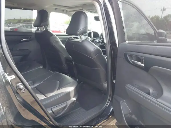5TDKDRBH3PS030881 2023 TOYOTA HIGHLANDER - Image 8