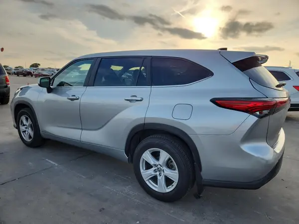 5TDKDRBH3PS031898 2023 TOYOTA HIGHLANDER - Image 2