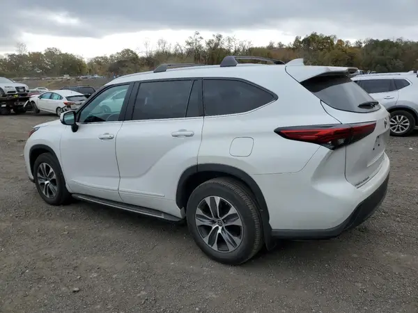 5TDKDRBH3PS032730 2023 TOYOTA HIGHLANDER - Image 2