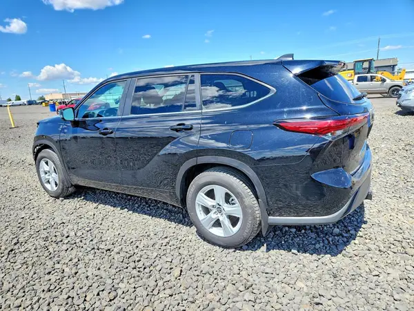 5TDKDRBH3PS035899 2023 TOYOTA HIGHLANDER - Image 2
