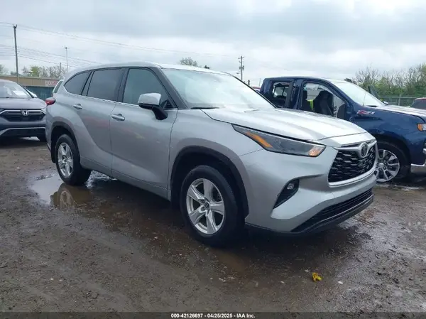 5TDKDRBH3PS037099 2023 TOYOTA HIGHLANDER - Image 1