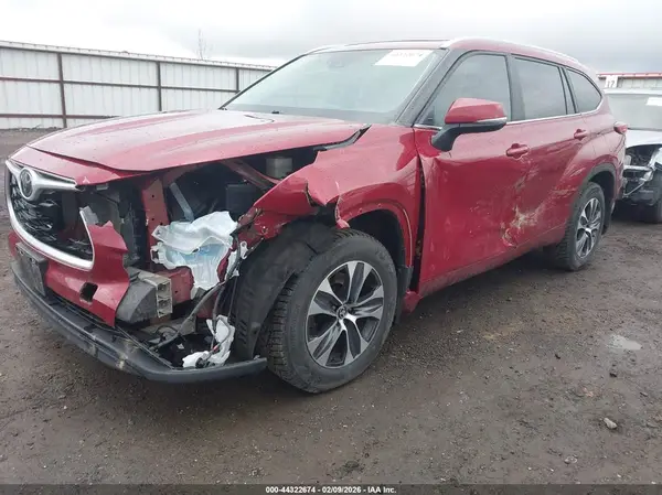 5TDKDRBH3PS037474 2023 TOYOTA HIGHLANDER - Image 2