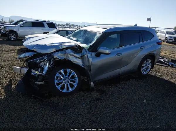 5TDKDRBH3PS041010 2023 TOYOTA HIGHLANDER - Image 2