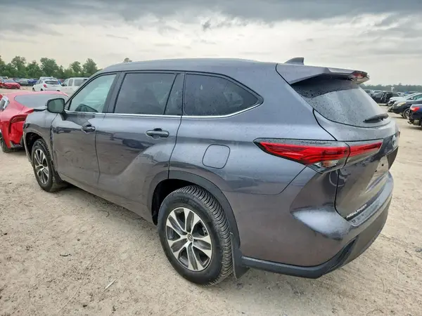 5TDKDRBH3PS042660 2023 TOYOTA HIGHLANDER - Image 2