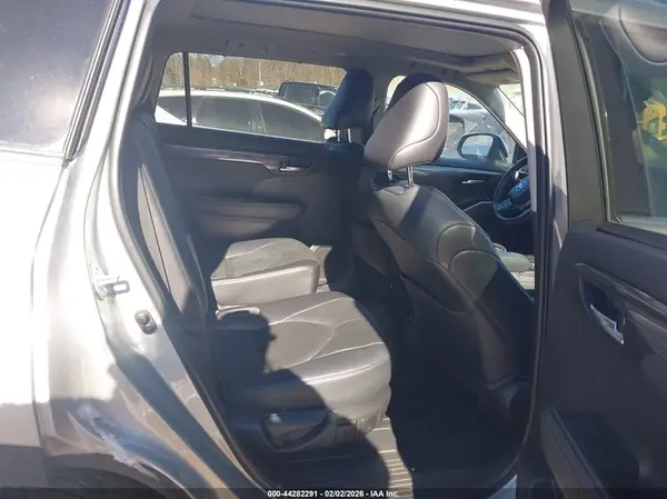 5TDKDRBH3PS043064 2023 TOYOTA HIGHLANDER - Image 8