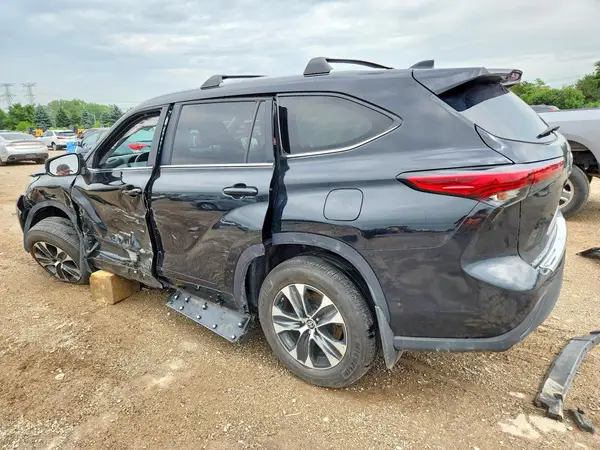 5TDKDRBH3PS043453 2023 TOYOTA HIGHLANDER - Image 2