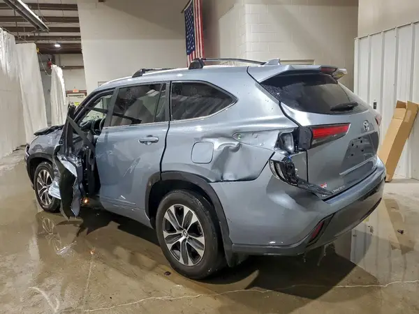 5TDKDRBH3PS044084 2023 TOYOTA HIGHLANDER - Image 2