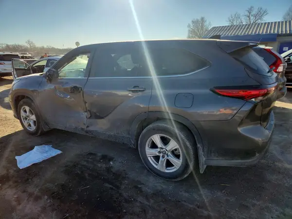 5TDKDRBH3PS500178 2023 TOYOTA HIGHLANDER - Image 2