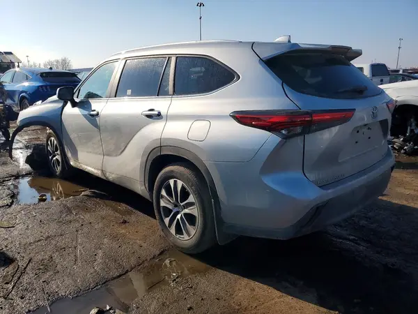 5TDKDRBH3PS502612 2023 TOYOTA HIGHLANDER - Image 2
