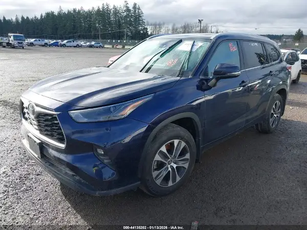 5TDKDRBH3PS502657 2023 TOYOTA HIGHLANDER - Image 2