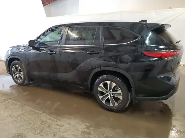 5TDKDRBH3PS503355 2023 TOYOTA HIGHLANDER - Image 2