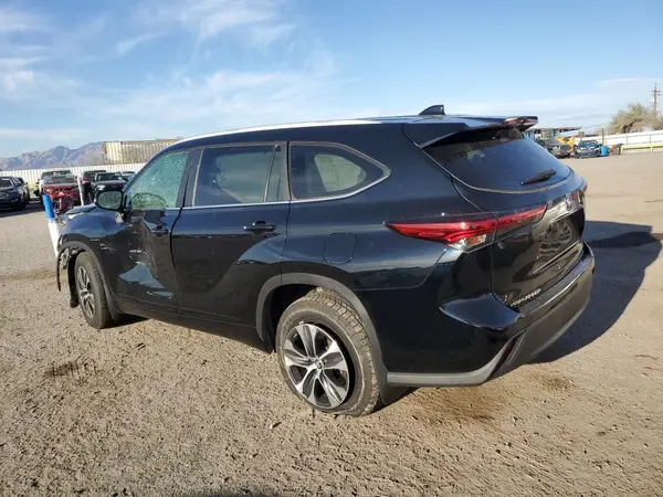 5TDKDRBH3PS505252 2023 TOYOTA HIGHLANDER - Image 2