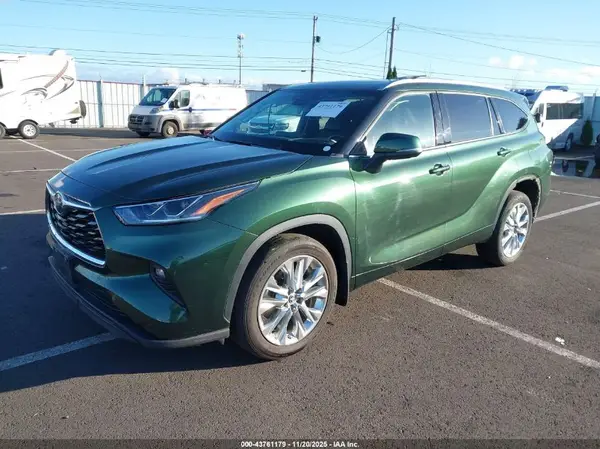 5TDKDRBH3PS507020 2023 TOYOTA HIGHLANDER - Image 2