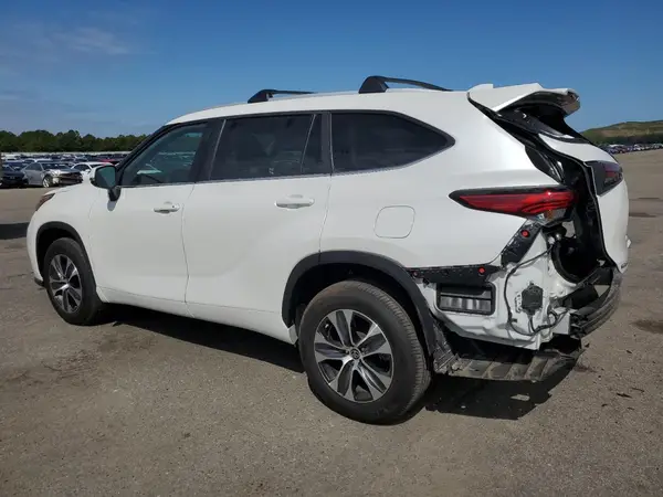 5TDKDRBH3PS507972 2023 TOYOTA HIGHLANDER - Image 2