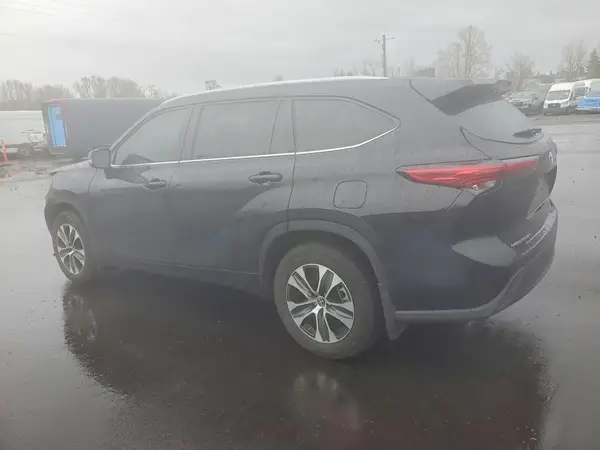 5TDKDRBH3PS508720 2023 TOYOTA HIGHLANDER - Image 2