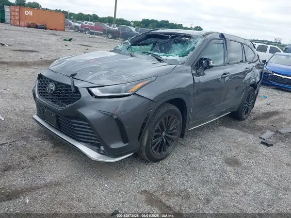 5TDKDRBH3PS509026 2023 TOYOTA HIGHLANDER - Image 2