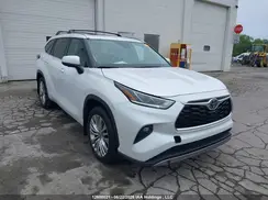 5TDKDRBH3PS509575 2023 TOYOTA HIGHLANDER