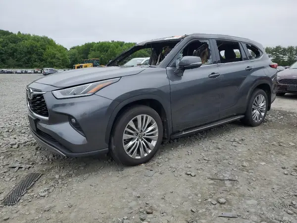 5TDKDRBH3PS519538 2023 TOYOTA HIGHLANDER - Image 1