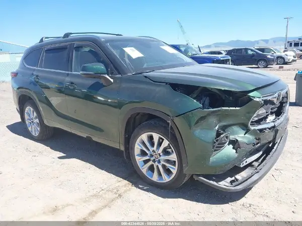 5TDKDRBH3PS520012 2023 TOYOTA HIGHLANDER - Image 1