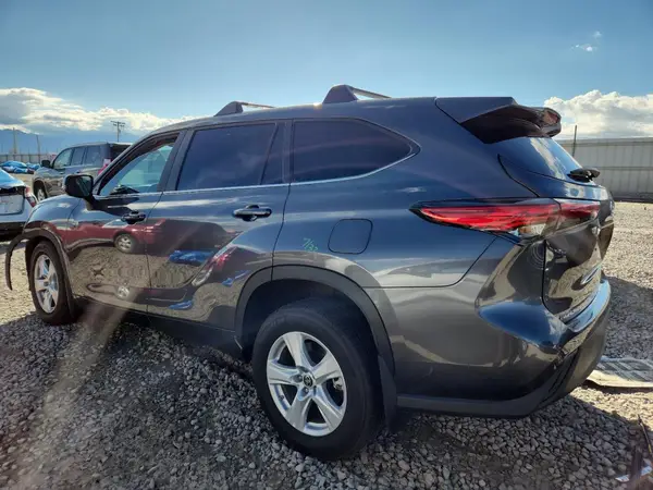 5TDKDRBH3PS527946 2023 TOYOTA HIGHLANDER - Image 2